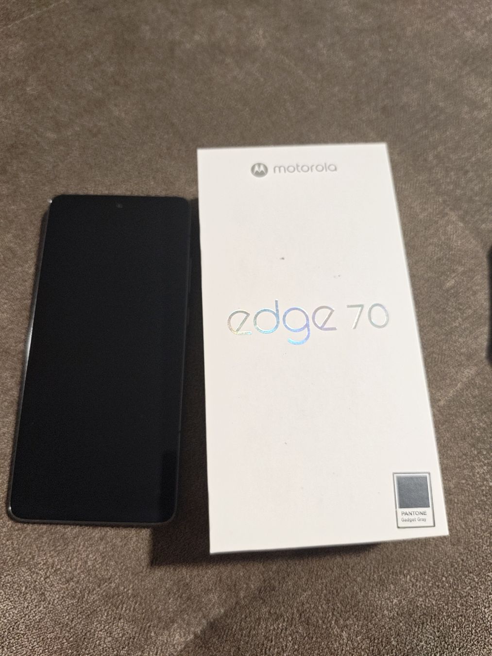 Motorola Handys / Smartphones: Motorola Edge 70 Pantone Gadget Grey 512MB – Neu (gemäss Beschreibung) aus Seon von chf_g29b 1