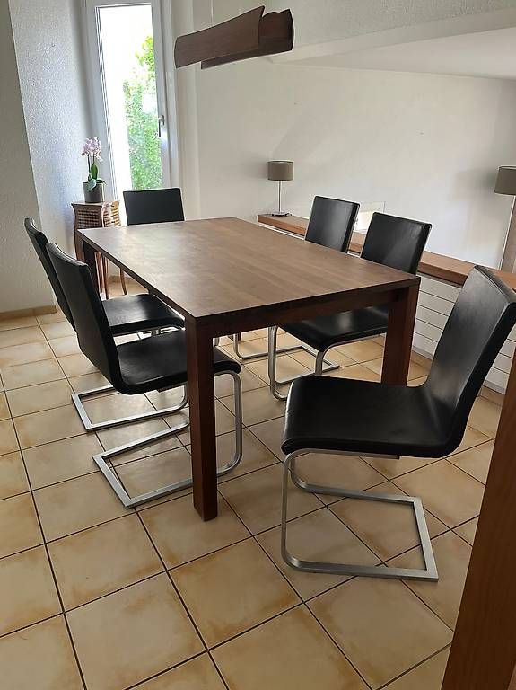Sedie: 6 chaises noires Pfister en cuir – Usato da Romanel-s-Lausanne venduto da c_d_dj2y 1