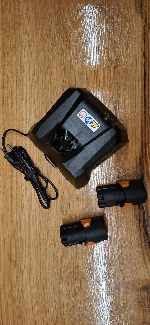 Stihl Akkus & Batterien: Stihl 2 Akku Set mit Ladegerät – Gebraucht aus Guntershausen von Jtattoo
