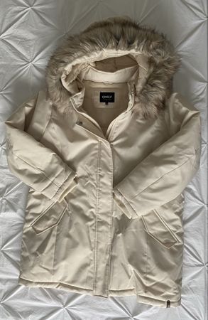 ONLY Winterjacke mit Kapuze, cremefarben, Gr. 44/46