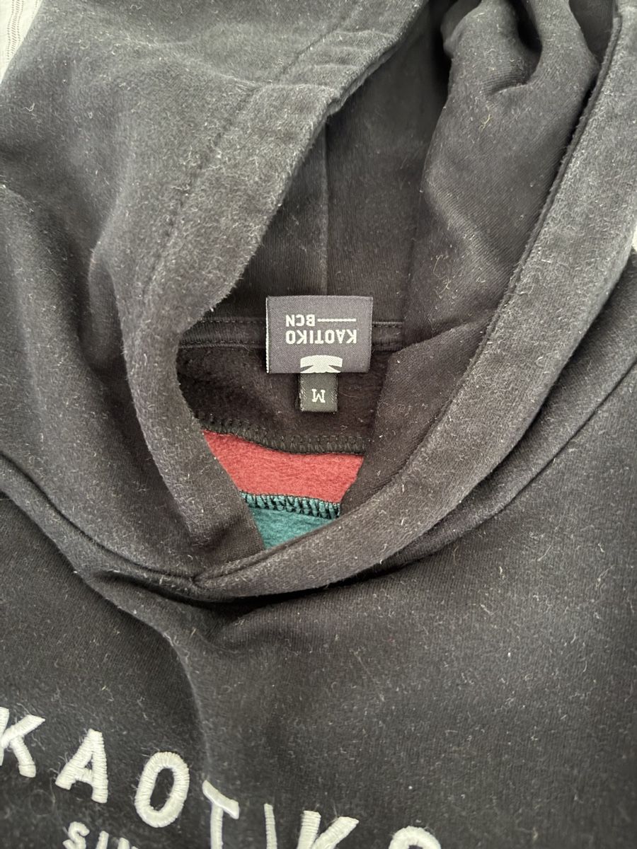 Kaotiko Maglioni & Felpe: Hoodie Kaotiko – Usato da Cham venduto da leoniegrob 1