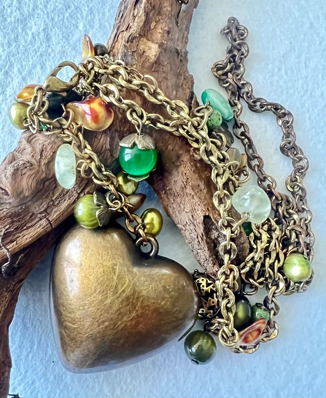 Catenine: Boho Statement-Kette XXL Herzanhänger Perlmutt & Echt-Perlen – Usato da Ruswil venduto da artbyhand 1