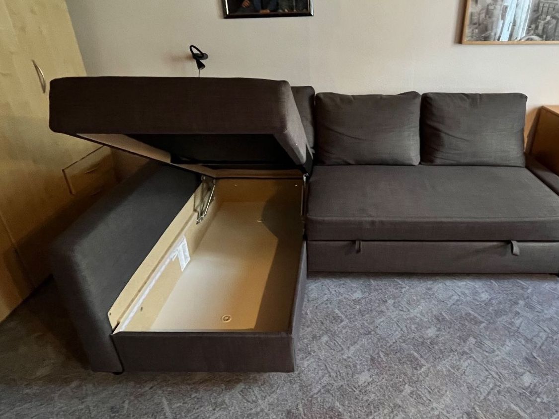 Ikea Divani: Ecksofa mit Bettfunktion und Stauraum dunkelgrau – Usato da Bönigen venduto da waremama 1