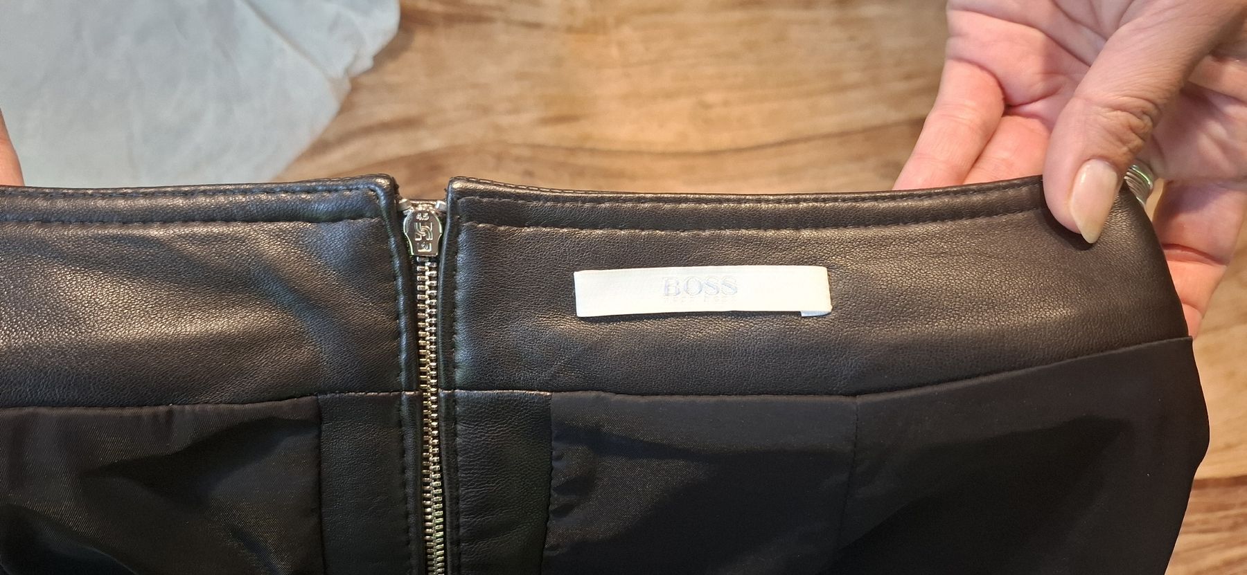 Hugo Boss Gonne: Lederrock von Hugo Boss ,Grösse 40 – Nuovo (secondo la descrizione) da Sennwald venduto da bansiner 2