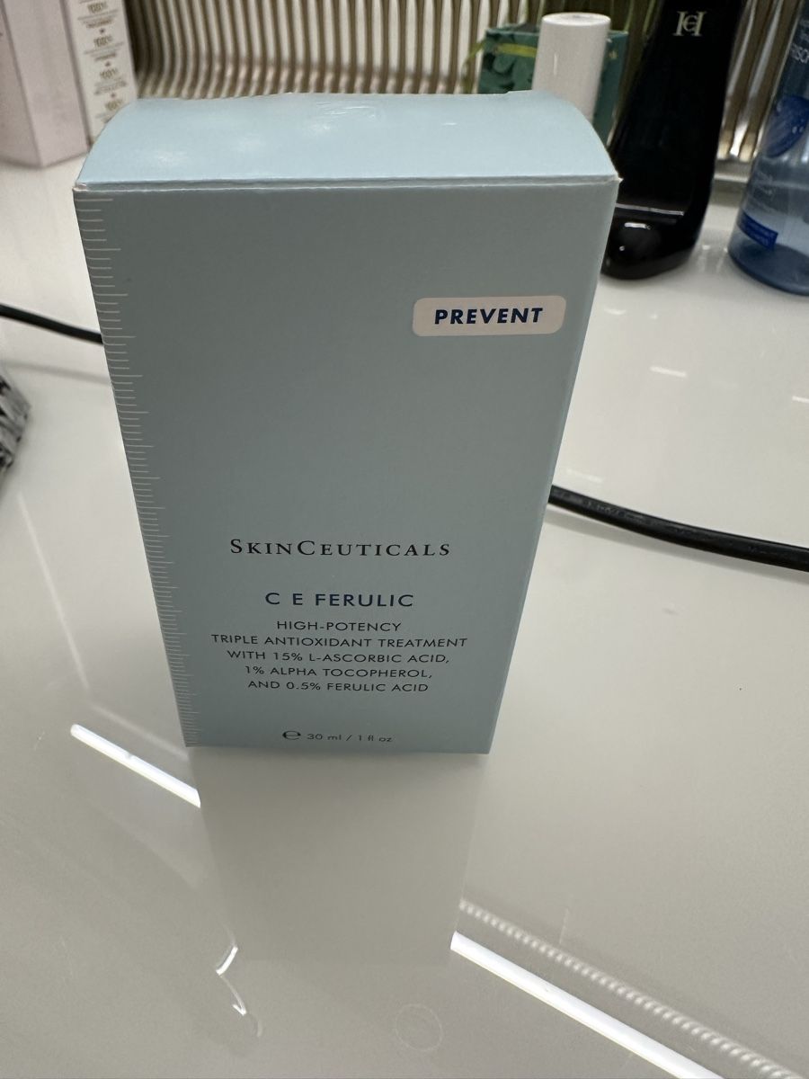 Cura del viso: SkinCeuticals – Usato da Rudolfstetten venduto da Laramalna