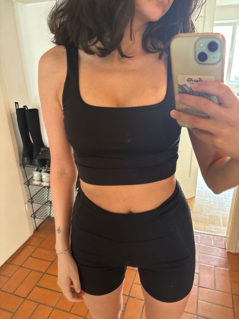 Tops: Crop Top von Gina Tricot – Neu (gemäss Beschreibung) aus Zürich von nnsn 1