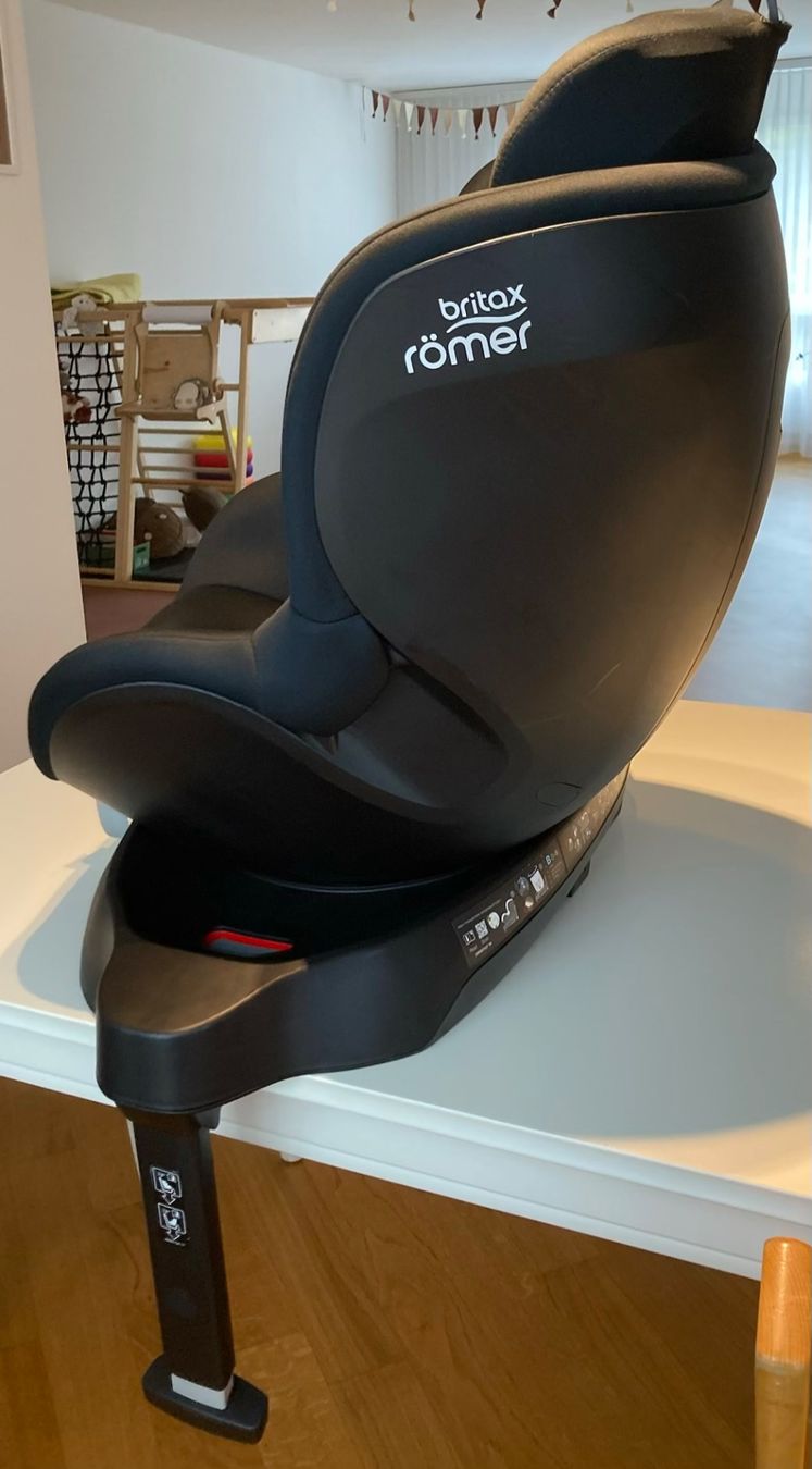 Britax Römer Auto-Kindersitze: Britax Römer - Select Dualfix M Plus space black – Gebraucht aus Hinterkappelen von Bari1988 4