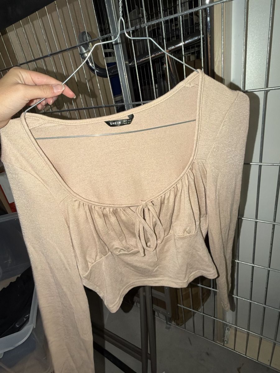 Top: Langarmshirt ä beige Grösse M  – Nuovo (secondo la descrizione) da Biel/Bienne venduto da Peeeep10 1