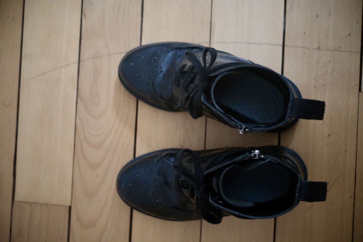 Dr. Martens Damenschuhe: Schwarze Dr. Martens Lederstiefeletten, Grösse 36 – Gebraucht aus Zürich von Njali 2