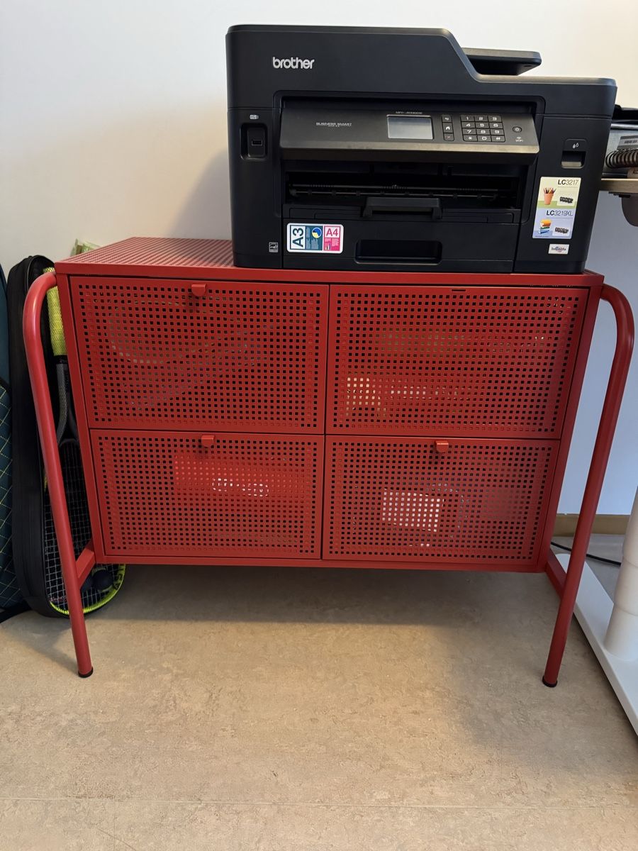 Ikea Cassettiere: Metallkommode rot mit vier Schubladen – Usato da Steinhausen venduto da demiseb
