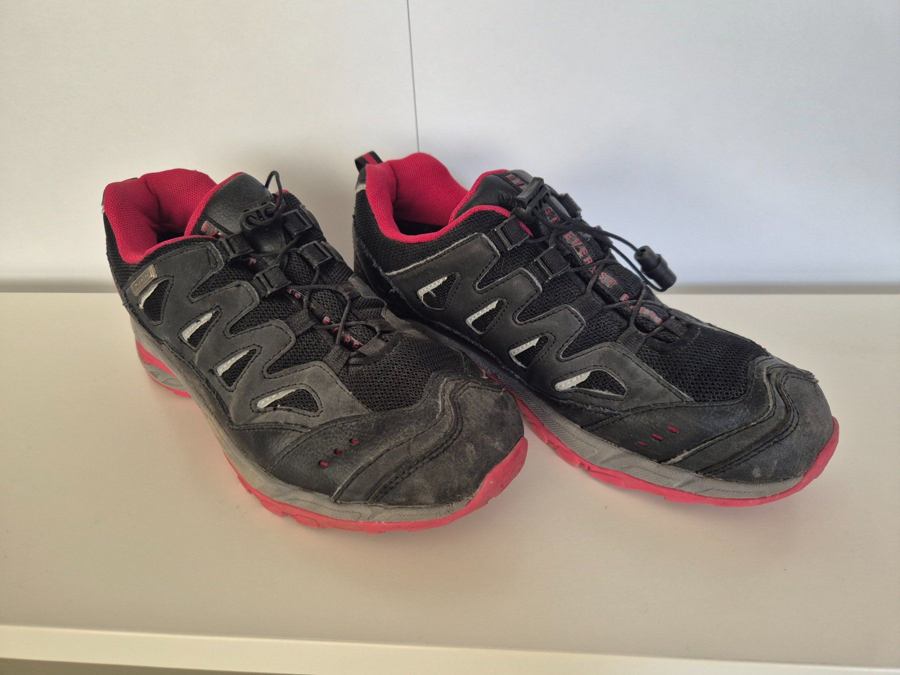 Scarpe da uomo: Wanderschuhe/ Trekkingschuhe 38 – Usato da Meggen venduto da Orrinka20 1