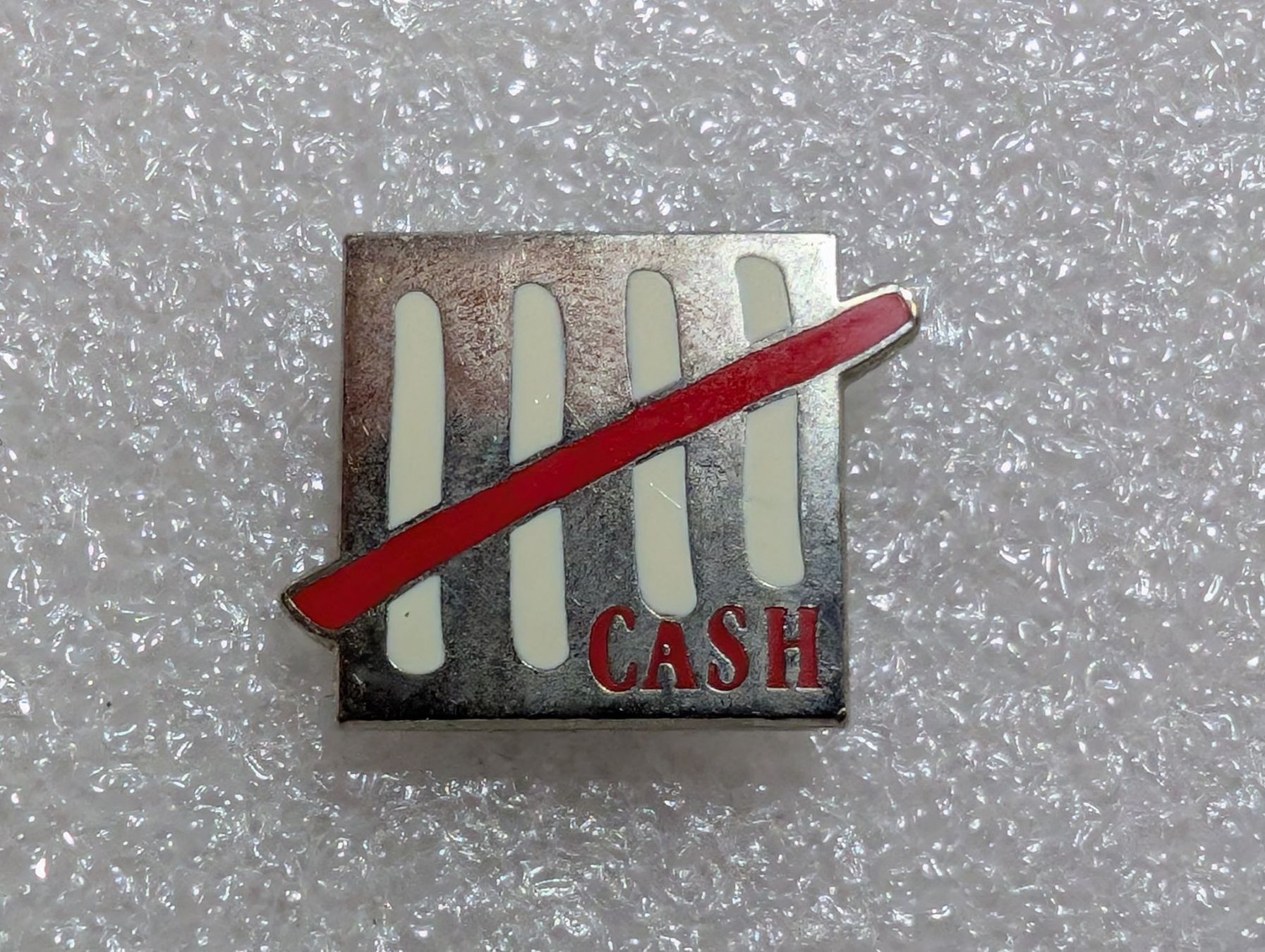 Placchette & Badge: Ansteckpin 252: Cash – Usato da Oppligen venduto da Pin-Fall-Shop