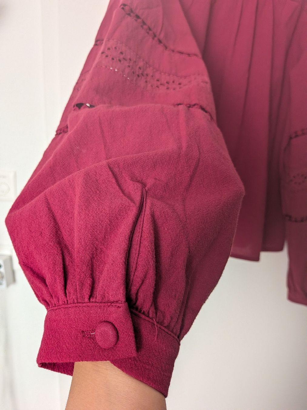 Camicette: Blouse long sleeves maroon size M openwork detail – Nuovo (secondo la descrizione) da Herzogenbuchsee venduto da sdu_sbb