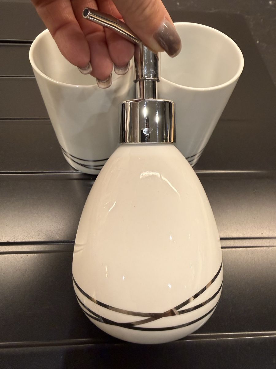 Altro per Gastronomia & Hotel: Set de salle de bain 3 pièces, distributeur + 2 gobelets – Nuovo (secondo la descrizione) da Lausanne venduto da Doudoutze 3