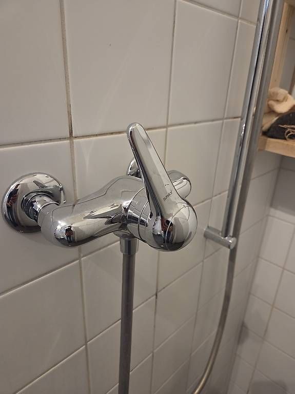 Docce: Verschiedene Badmöbel- Dusche – Usato da Aarberg venduto da Dieter799 1