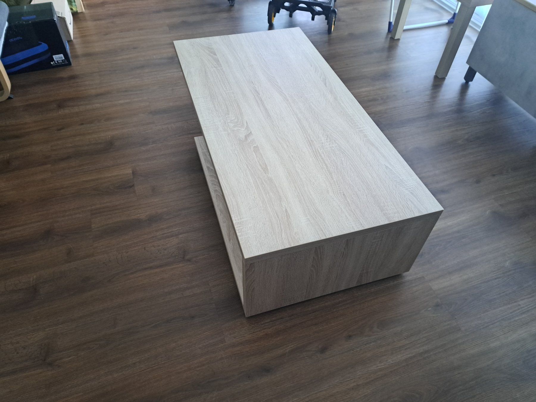 Tavoli: Moderner Couchtisch in heller Eiche-Optik mit Glas-Element – Usato da Niederbuchsiten venduto da lis_b9gc 1