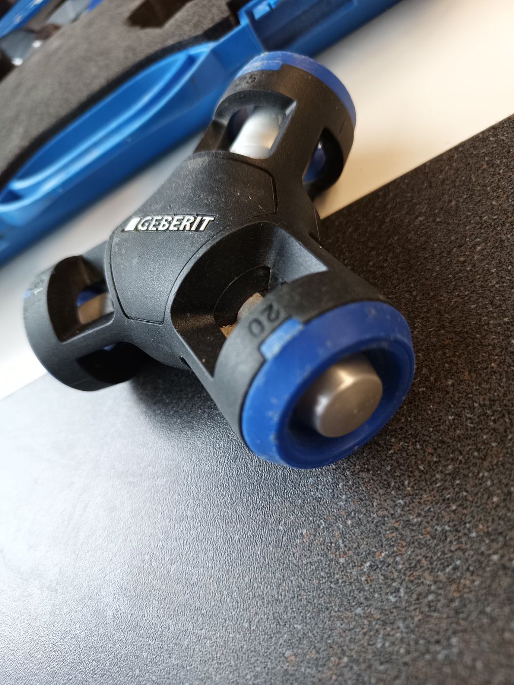 Geberit Tutti gli attrezzi: Geberit PushFit Rohrschneider – Usato da Oberegg venduto da A-Z.Handel.Loehrer 3