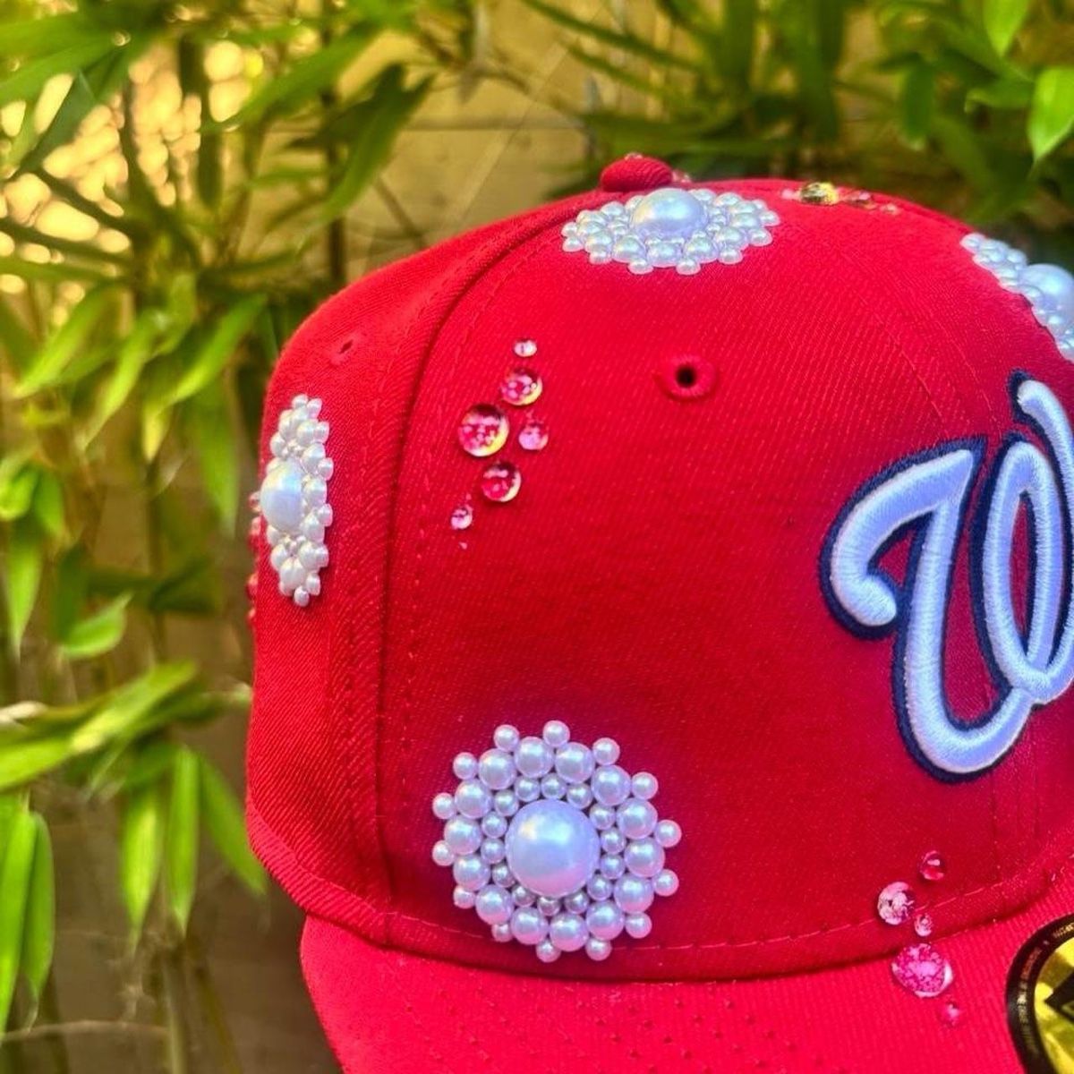 New Era Chapeaux, bonnets & casquettes: Custom Washington Nationals Red Rhinestone Fitted Cap – Neuf (Voir description) à Caviano par reselleo21 2