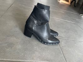 Lederstiefeletten von Jonak. Gr. 39