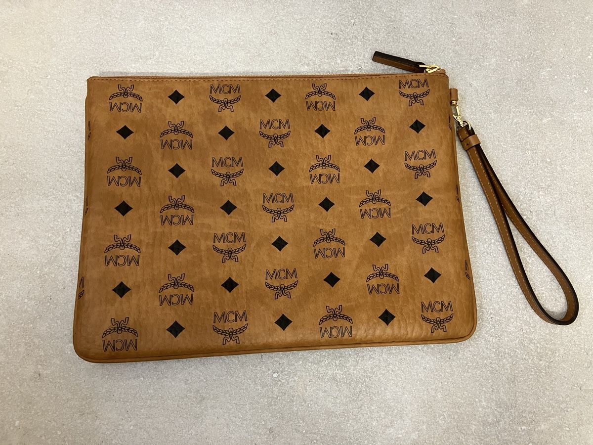Mcm Borse: MCM Pouch mit Handgelenksband - neu – Nuovo (secondo la descrizione) da Stansstad venduto da kerri8 6