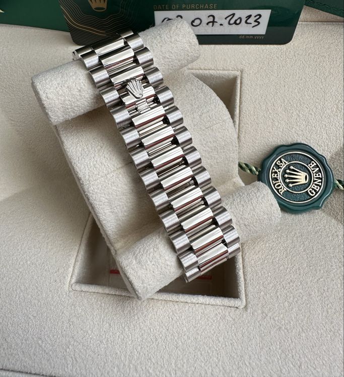 Rolex Uhren: 2023 New 40mm Rolex Day–Date White Gold – Green, ref: 228239 – Neu (gemäss Beschreibung) aus Risch von Zuger2020 2
