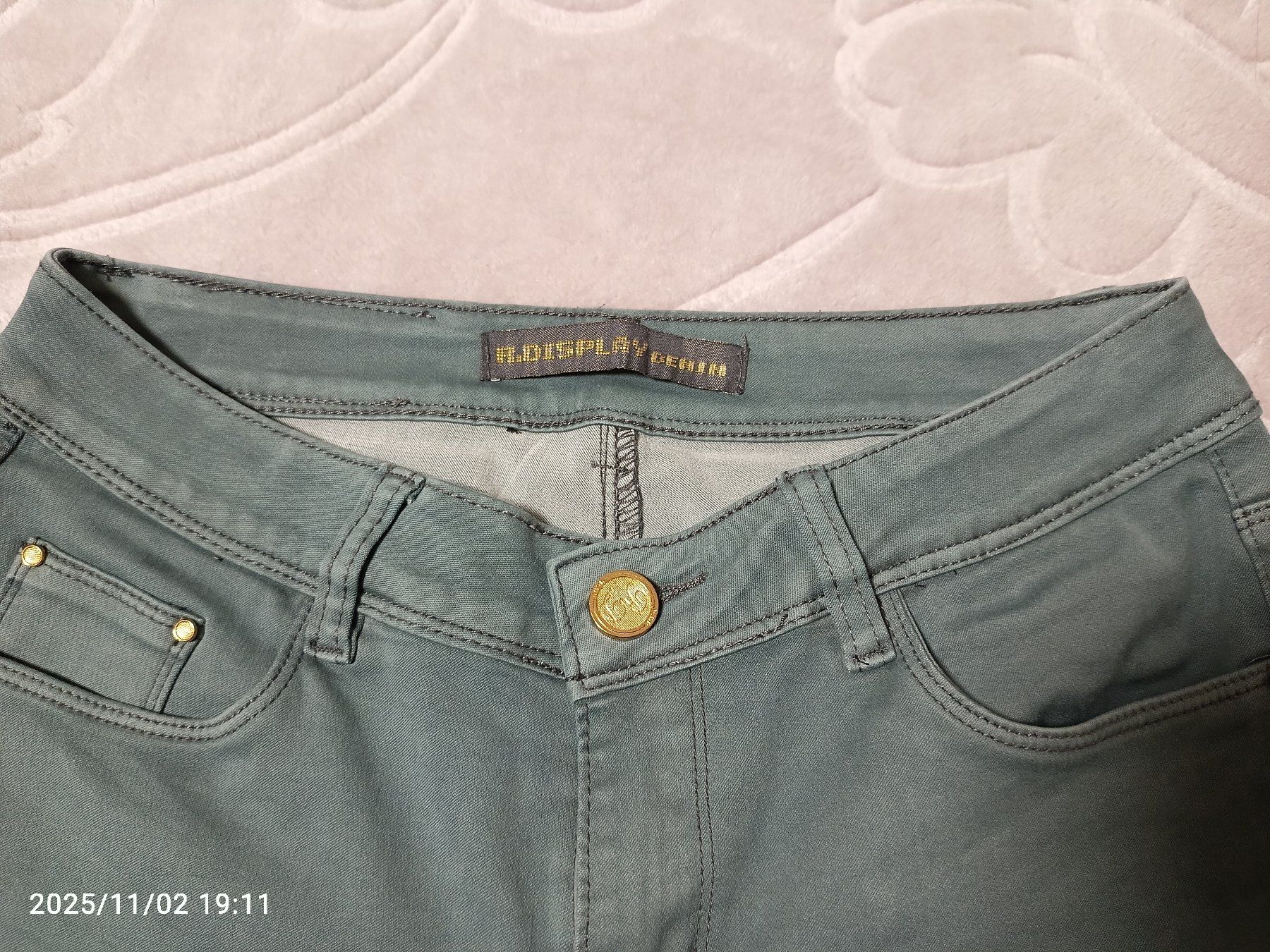 Jeans: R. Display Premium Denim Jeans - Gr. 40 - neu – Nuovo (secondo la descrizione) da Zürich venduto da tac_58l2 3