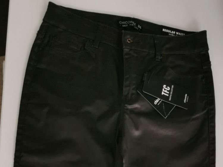 Pantalons: Tolle Hosen "neu" – Neuf avec emballage d'origine à Menziken par Giulietta1 3