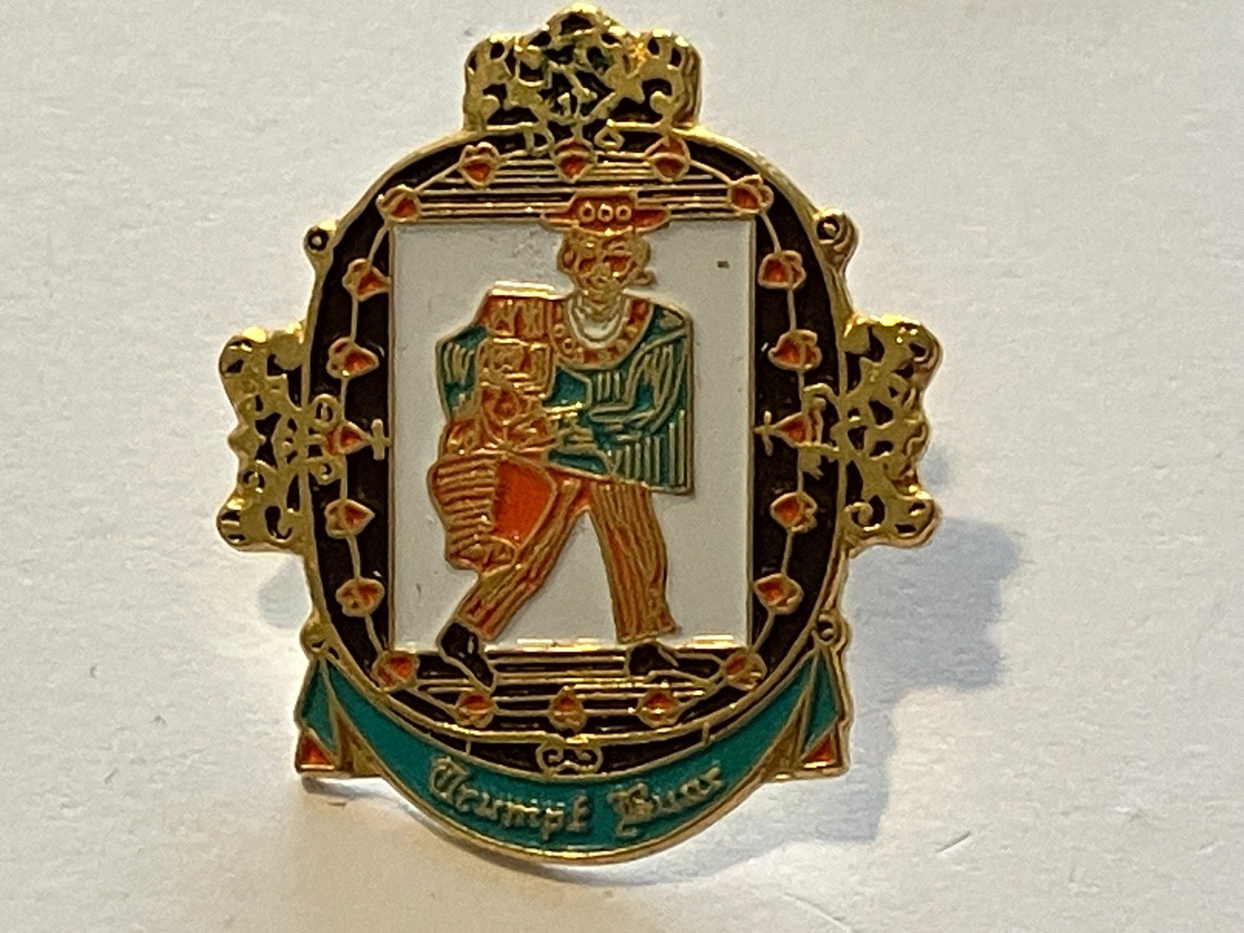 Placchette & Badge: 1 Pin Trumpf Buur – Usato da Basel venduto da djwwpp