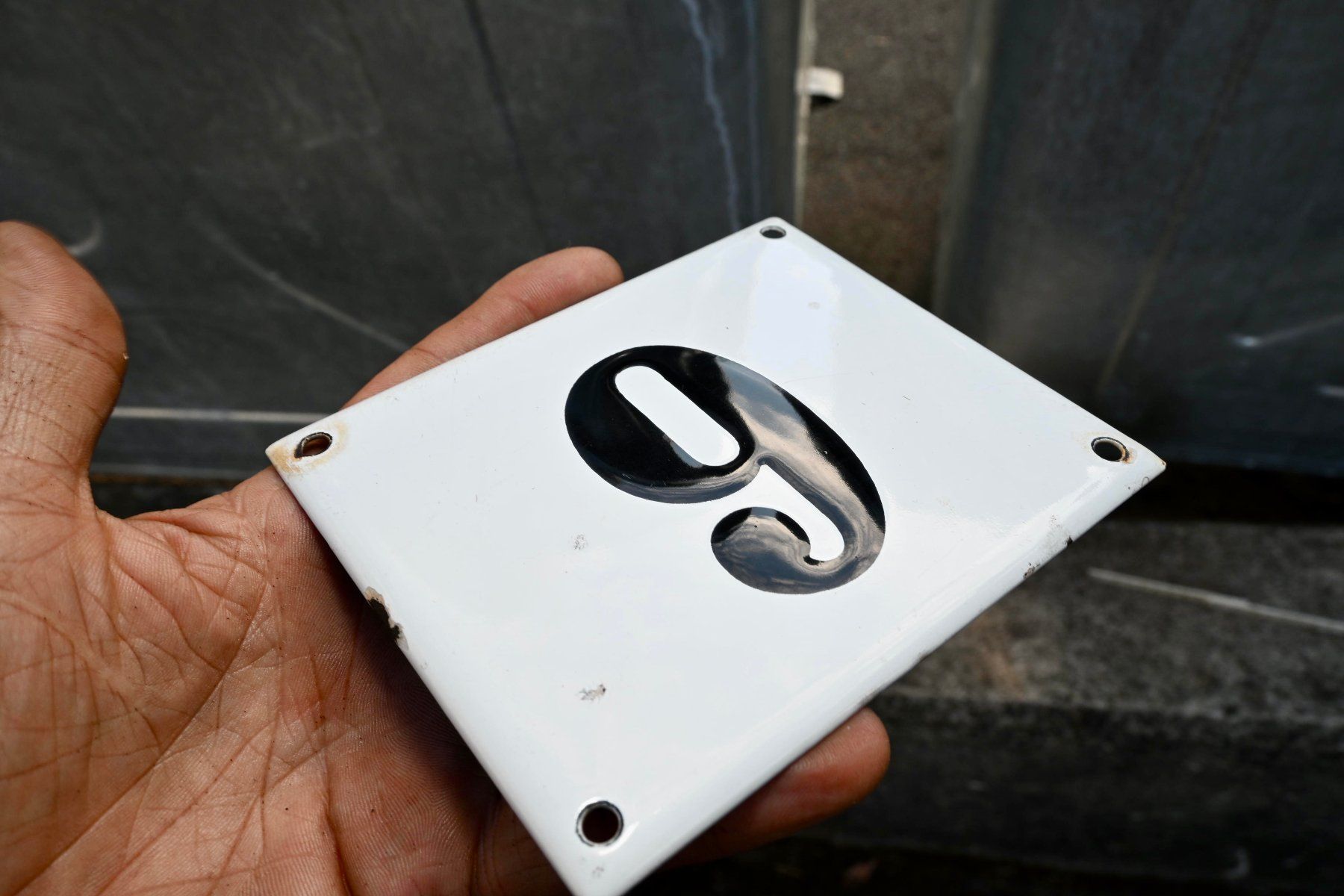 Insegne: altes Emailschild Hausnummer 6 ODER 9 emaille 11.7 x 9.8cm – Usato da Pfaffhausen venduto da mono_rec 7
