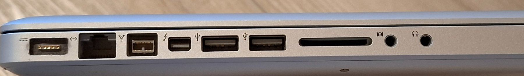 Apple Notebook: Apple MacBook Pro 15" (A1286, i7) – Usato da Zihlschlacht venduto da fam_k2hl 4