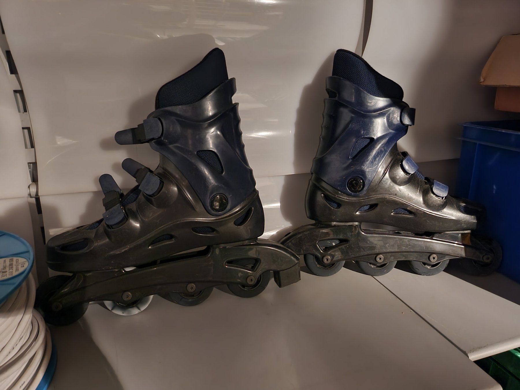 Pattini in linea & Pattini a rotelle: Skate World Rollerblades Blau, Grösse: 41 – Usato da Luzern venduto da Ma2020