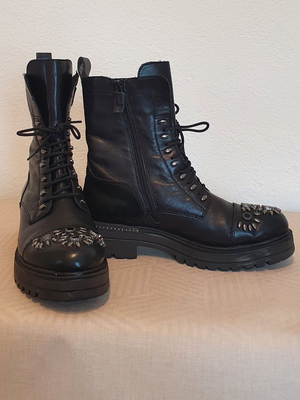 Tamaris Scarpe da donna: TAMARIS LEDER STIFELETTEN gr.38 – Usato da Niederbipp venduto da fashionfuchs 2