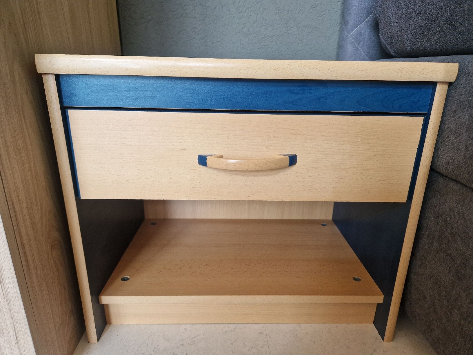 Ikea Nachttische: Kinder Nachttisch in gutem Zustand – Gebraucht aus Unterseen von Blueeye