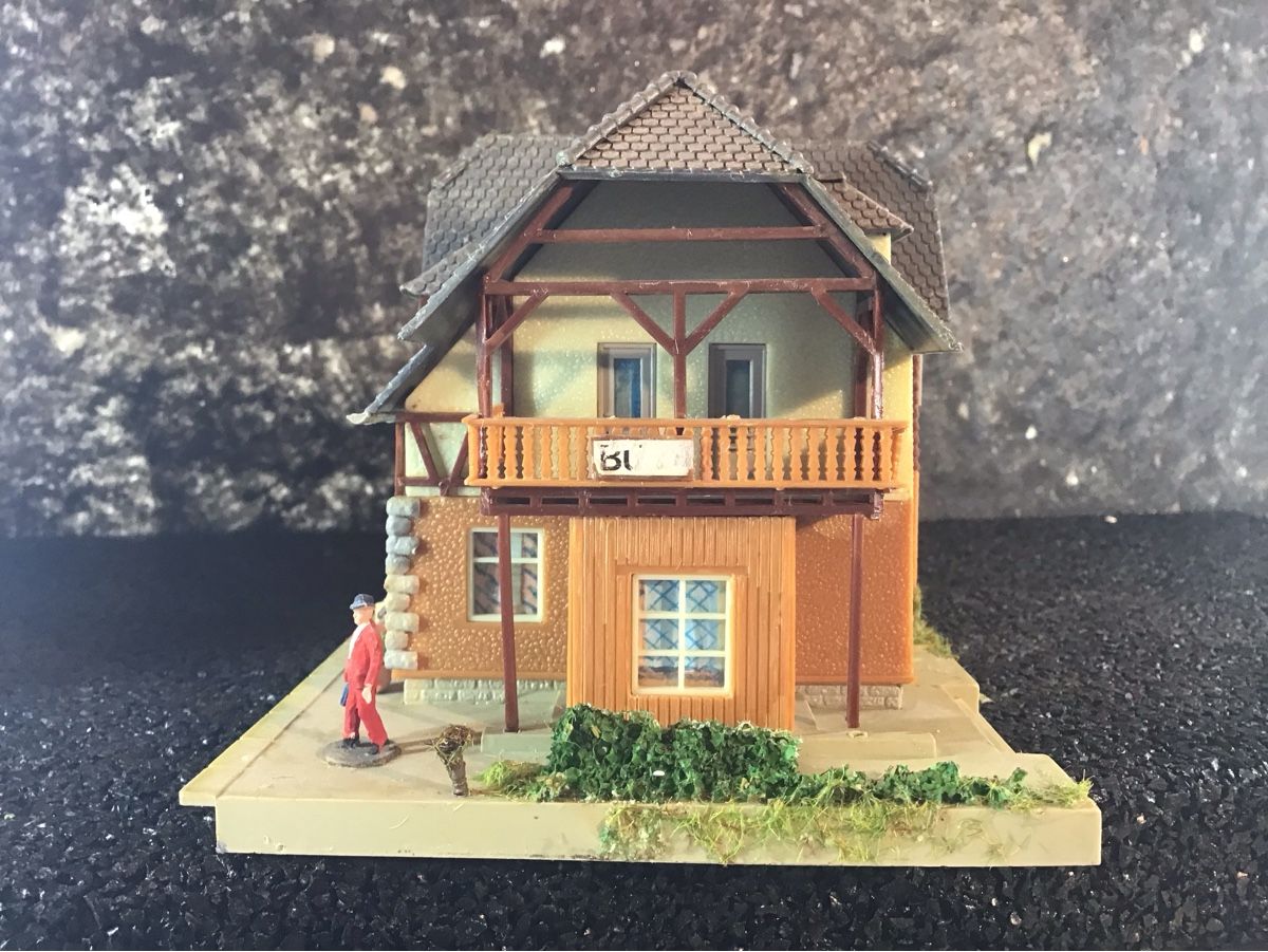 Kit di modellismo & Modellini statici: MODELL GEBÄUDEHAUS  – Usato da Männedorf venduto da Spezial-Modelle 1