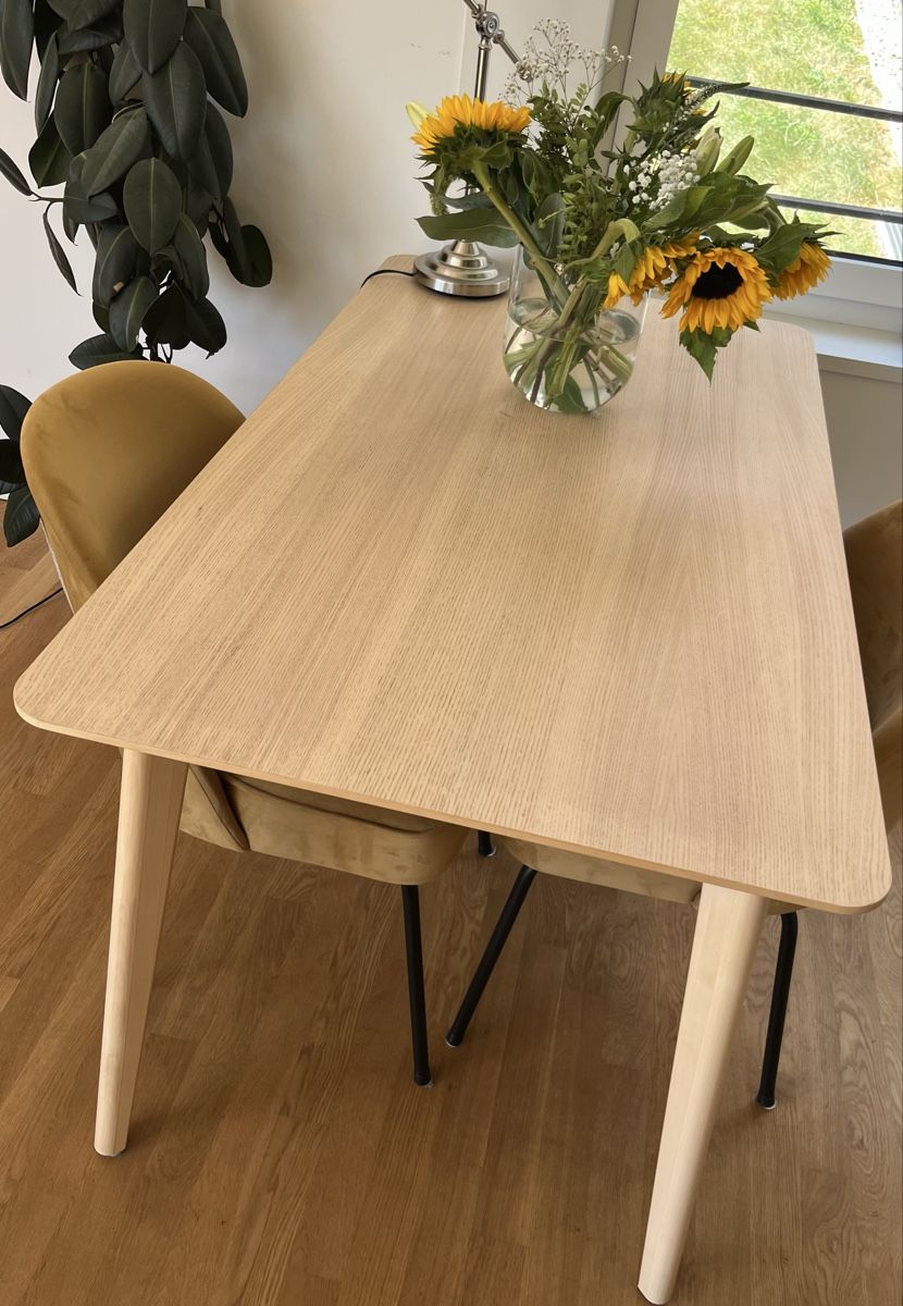 Tables: Esstisch hell braunes Holz ( 2 Kratzer) – D'occasion à Rombach par han_5gdw