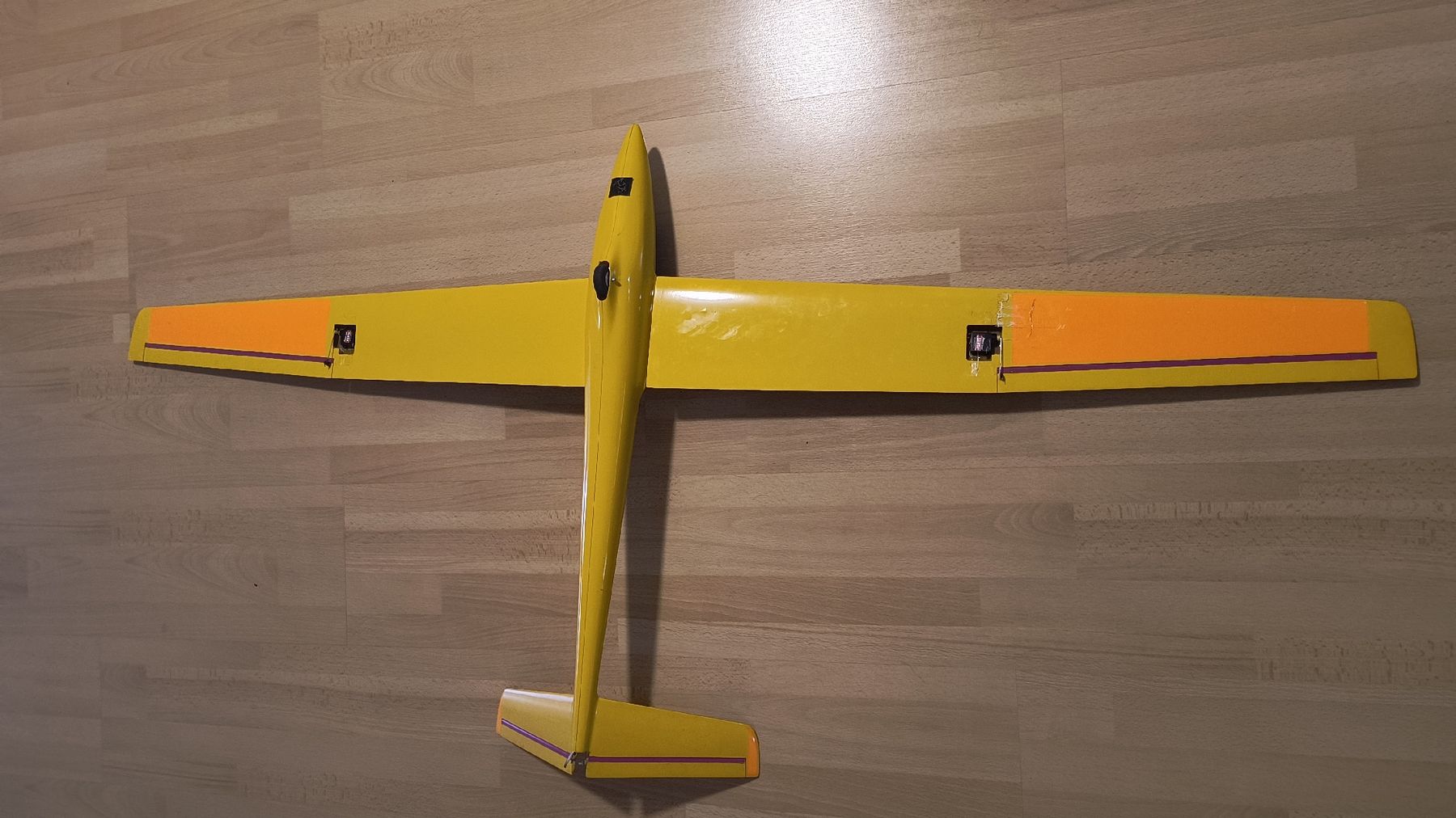 Gfk Modellismo RC: RC Segelflieger 146cm Spannweite – Difettoso da Emmenbrücke venduto da syl_xx2l 1