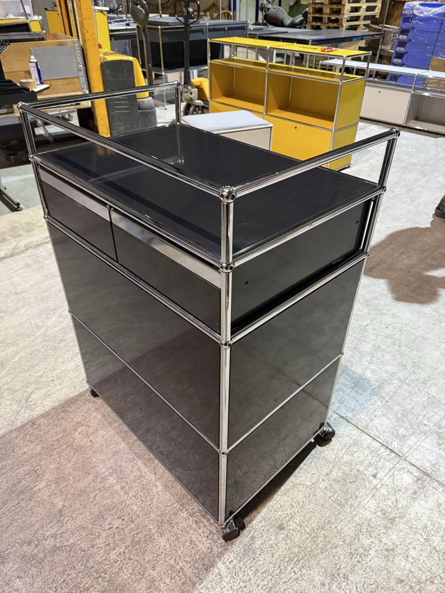 USM Scaffali: USM Haller Sideboard Graphitschwarz auf Rollen ab 1.CHF 001 – Usato da Balsthal venduto da Designhaus.Schmitt 5
