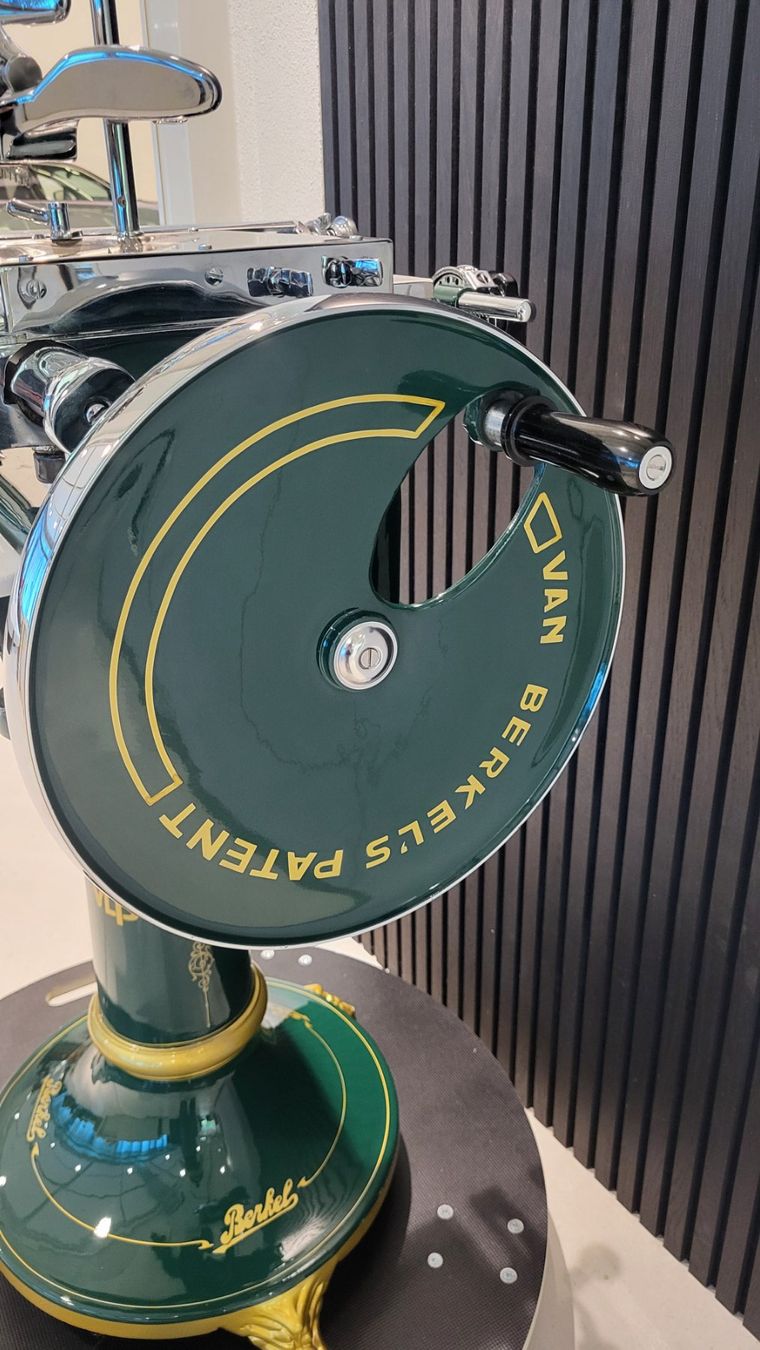 Berkel Elettrodomestici da cucina: original restaurierte Berkel Model 8 grün – Usato da Zürich venduto da Autocity 1
