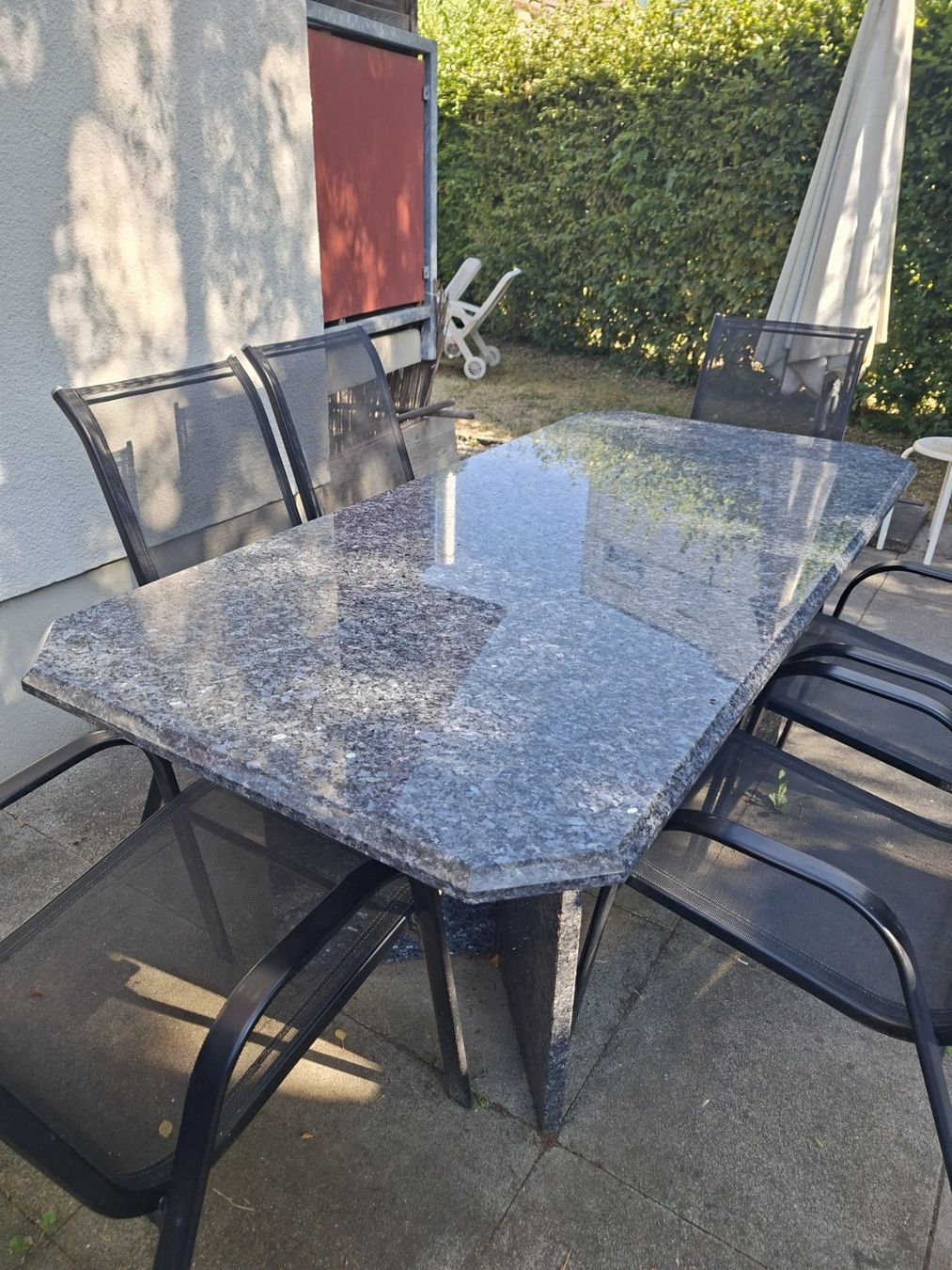 Pietre & tegole: Gartentisch Granit ohne Stühle – Usato da Langenthal venduto da liano 5