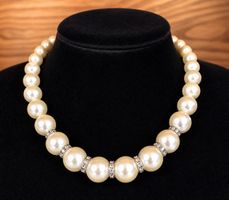 Collier vintage fantaisie – perles & strass – Années 80