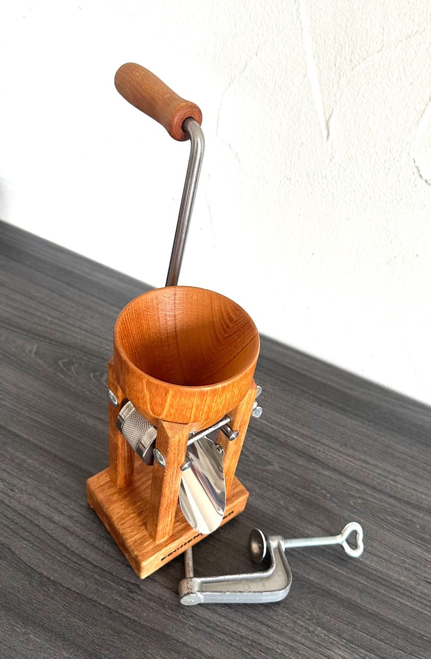 Elettrodomestici da cucina: Eschenfelder Quetschmühle 1012, Getreidemühle – Usato da Zürich venduto da brazerola 7