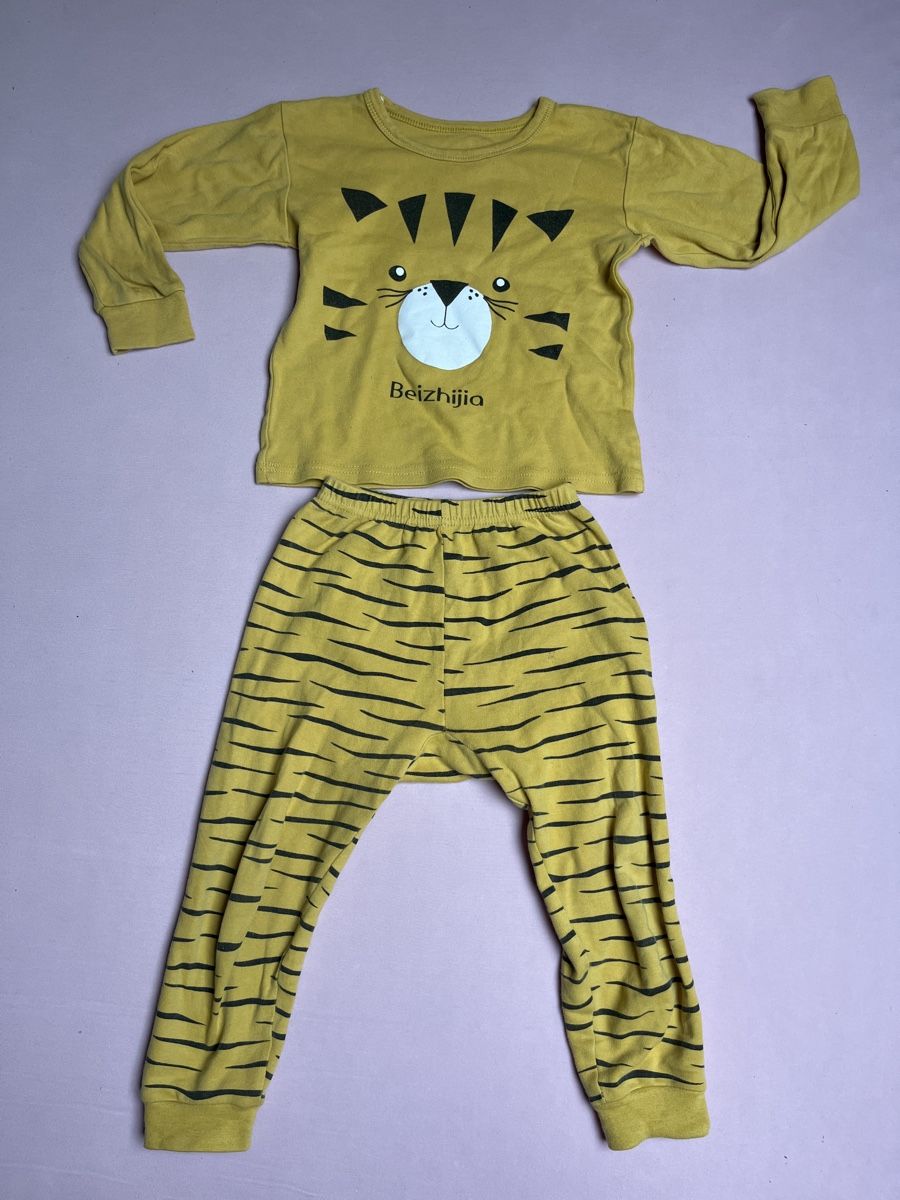 Pyjamas & Ähnliches: Tigerli Pyjama Set Gr. 100 – Gebraucht aus Kaisten von saleforfun