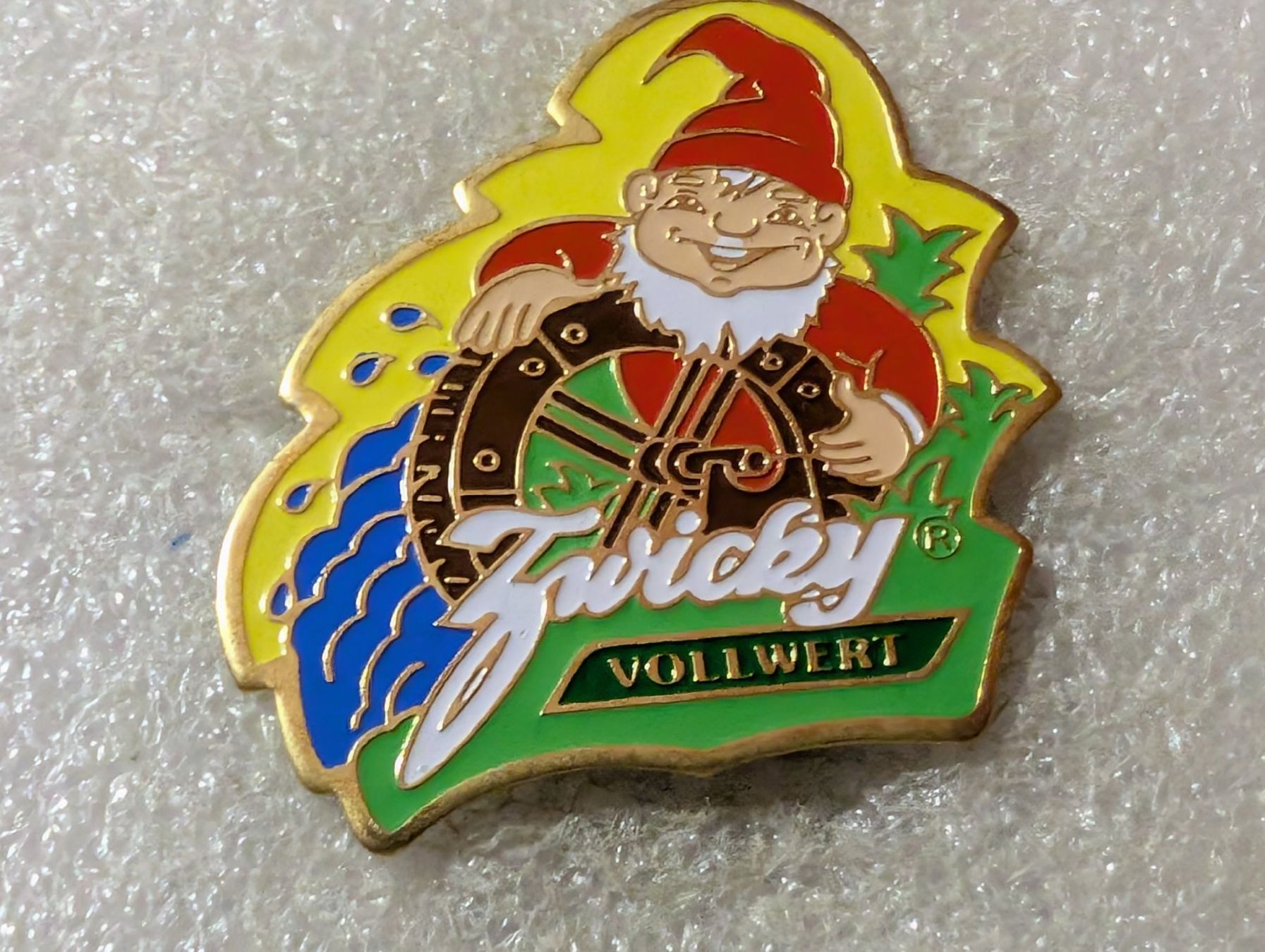 Plaketten & Abzeichen: Ansteckpin 134: Zwicky Vollwert – Gebraucht aus Oppligen von Pin-Fall-Shop