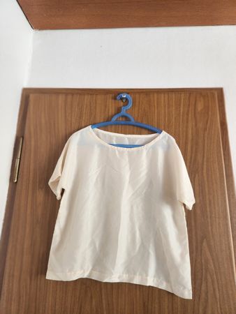 Haut  soie femme crème taille S/ M 