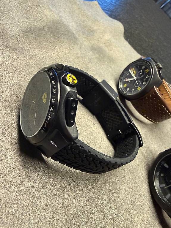 Orologi: 3 Montres Ferrari  – Usato da Ecuvillens venduto da VsterVince 4