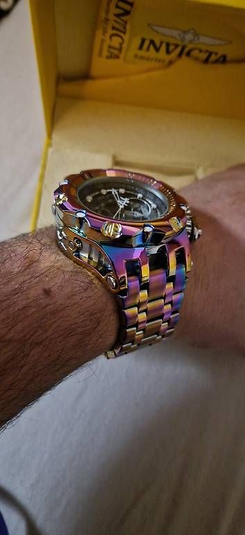 Uhren: Montre Invicta Venom Réserve Irridesent  – Gebraucht aus Thônex von fbattiaz