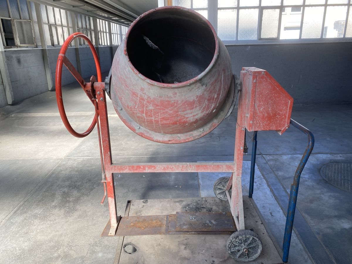 Tutte le macchine: Betonmischer LESCHA – Usato da Untersiggenthal venduto da Forel2000 1