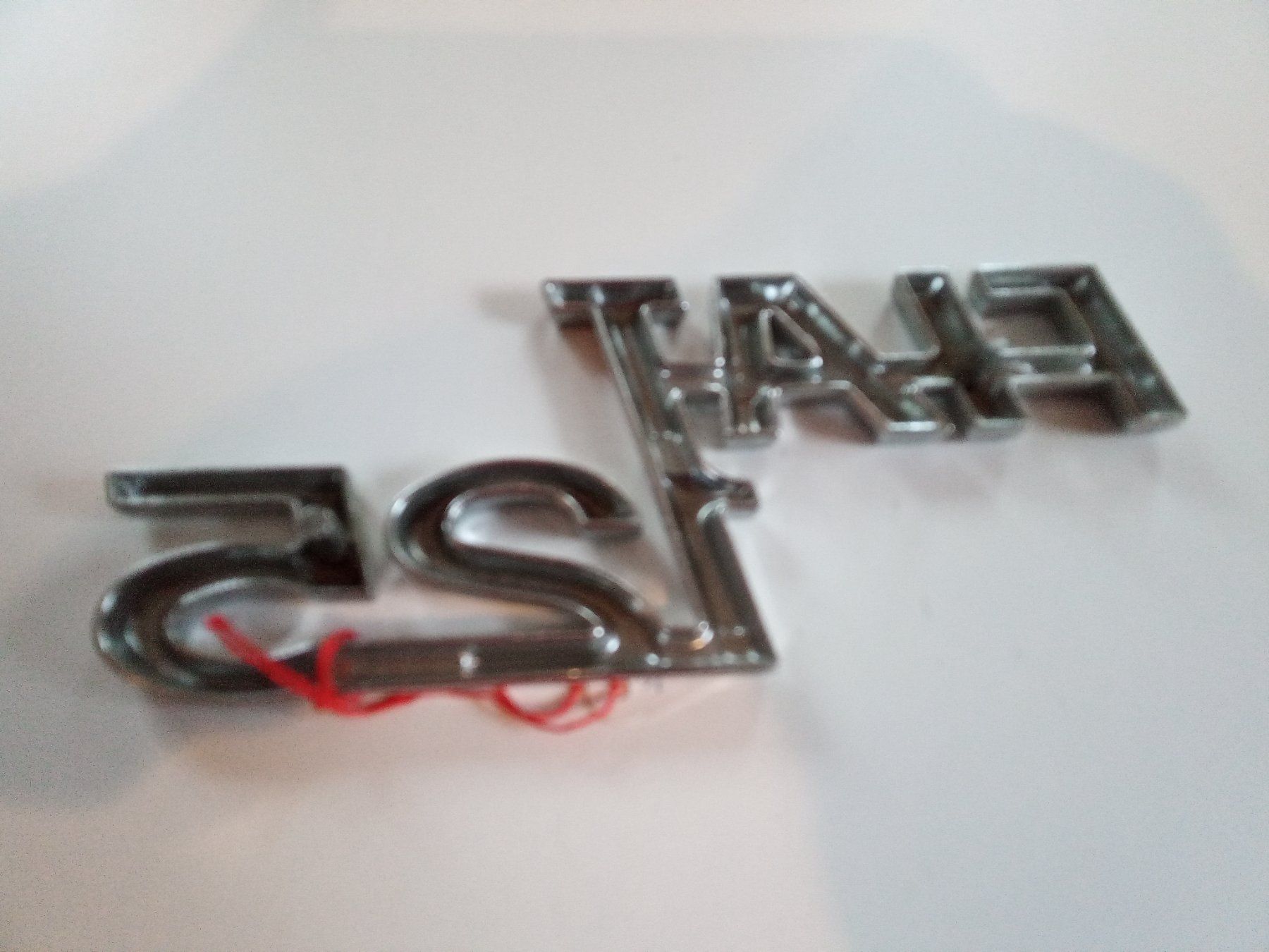 Fiat Tutti pezzi di ricambio auto: Fiat 125 Chrom - Emblem – Nuovo (secondo la descrizione) da Zürich venduto da edi_c2m6 1
