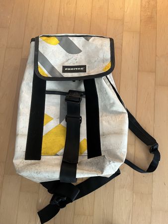 Freitag Rucksack weiss gelb grau gebrauchter Zustand
