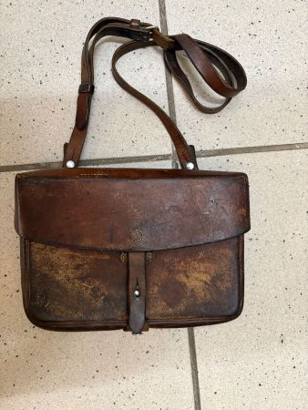 Robuste Militärtasche aus Leder